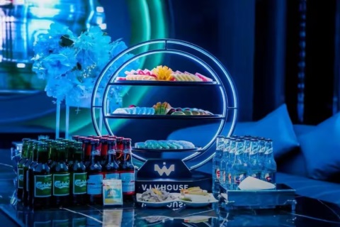 通辽KTV高薪日结招聘女营销 包住宿专车接送